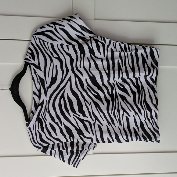 ❄️ 3/$25 Zebra Print Crop T-shirt
